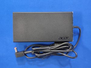 Acer ขนาด 19V/7.1A หัว 5.5*2.5MM (ปลายสีส้ม) 135W Model : PA-1131-16 - Image 3