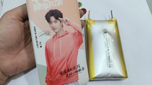 7 ต.ค.67 Power Bank ของ Wang Yibo ของเพื่อนในด้อมบวมต้องการให้แกะแบตเตอรี่ภายในออกแล้วเก็บ Body กรอบรูปไว้เป็นที่ระลึก - Image 1