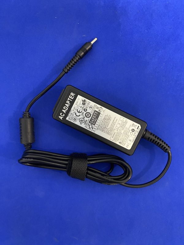 ด้านหน้า Samsung ขนาด 19V2.1A หัว 3.01.0MM 40W