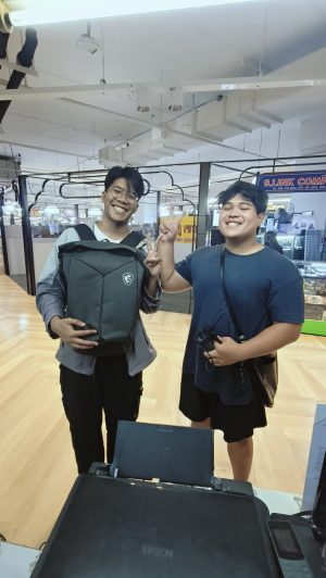 19 พ.ย.67 MSI MS-16P8 Adapter Chicony 19.5V/7.7 หัว 7.4x5.0mm มดเข้าไปทำให้ Adapter ซ๊อตไฟไม่เข้าเครื่อง - Image 1