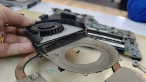 5 ธ.ค.67 Lenovo V480 ลูกค้าต้องการทำความสะอาดภายในเครื่องเพราะฝุ่นเยอะ พัดลม CPU มีเสียงดัง - Image 8