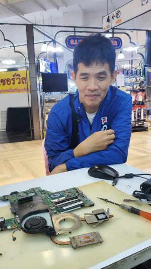 5 ธ.ค.67 Lenovo V480 ลูกค้าต้องการทำความสะอาดภายในเครื่องเพราะฝุ่นเยอะ พัดลม CPU มีเสียงดัง - Image 1