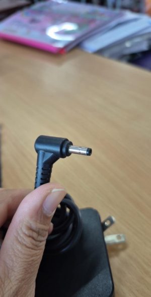 2 ม.ค.68 Adapter Lenovo ขนาด 19V/2.25A หัว 4.0x1.7mm เสียต้องการซื้่อใหม่เอาแบบตามรูปที่ส่งให้และให้ส่งขนส่ง - Image 2