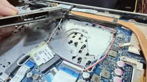 17 ม.ค.68 HP 15-dooo3aX Adapter เดิมของลูกค้าขนาด 19.5V/3.33A หัว 4.5x3.0mm เสียเทสกับเครื่องเพื่อนแล้ว ต้องการ Adapter ใหม่ Grade Original และให้ทำความสะอาดภายในเครื่องด้วย - Image 10