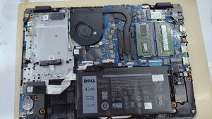 18 ม.ค.68 Dell Inspion 3490-P89G ลูกค้าแจ้งว่าแบตเตอรี่ Pass : WDXOR เดิมสำรองไฟได้แค่ 30 นาทีต้องการเปลี่ยนแบตเตอรี่ใหม่ - Image 3