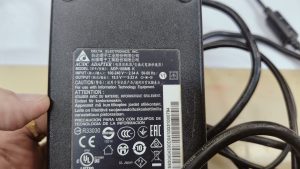 19 ม.ค.68 Adapter Delta ขนาด 19.5V/9.23A หัว 5.5x2.5mm เสียต้องการซื้อ Adapter ตัวใหม่ - Image 1