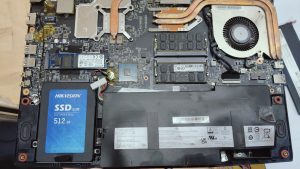 1 ก.พ.68 MSI MS-16R4 แบตเตอรี่เดิม Pass : BTY-M6K เสื่อมบวม สำรองไฟได้น้อย แบตเตอรี่บวมทำให้ทัชแพทบูดผิดรูป - Image 3