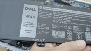 6 มี.ค.68 Dell Inspiron 5370/P87G แบตเตอรี่เดิม Pass : F62G0 เสื่อมบวมลูกค้าต้องการเปลี่ยนแบตเตอรี่ Grade Original - Image 4