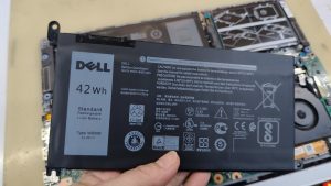 10 มี.ค.68 Dell Inspiron 5490/P92G แบตเตอรี่เดิมสำรองไฟได้ 15 นาที Pass : WDXOR ต้องการเปลี่ยนแบตเตอรี่ก้อนใหม่ Grade Original - Image 5