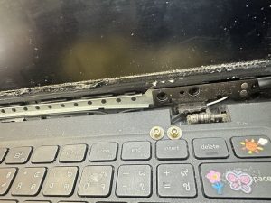 9 เม.ย.68 Dell Latitude 3420 ขาพับจอหักออกจาก Body หลังจอ ต้องการซ่อมให้ใช้งานได้ - Image 3