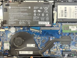 19 เม.ย.68 HP 14-AL004TX ลูกค้าแจ้งว่าเคยซื้อแบตกับทางร้านไป อาการตอนนี้บวมดันทัชแพท และบอดี้นูนแต่ยังสำรองไฟได้อยู่ ต้องการให้เช็คดูว่าอยู่ในประกันหรือไม่ - Image 4