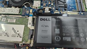 23 เม.ย.68 Dell Inprion 7460/P74G แบตเตอรี่เดิมสำรองได้แต่บวมดันทัชแพทบูดบวม Pass : WDXOR ลูกค้าต้องการเปลี่ยนแบตเตอรี่ใหม่ - Image 4