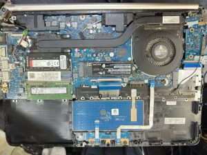 5 พ.ย.68 HP 14 ลูกค้าต้องการให้เปลี่ยน Body case ท่อนล่างให้เพราะของเดิมปุ่ม on บน Keyboad หลุดหายโดยมี Body มาให้ใหม่ - Image 4