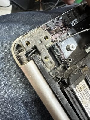 5 พ.ย.68 HP 14 ลูกค้าต้องการให้เปลี่ยน Body case ท่อนล่างให้เพราะของเดิมปุ่ม on บน Keyboad หลุดหายโดยมี Body มาให้ใหม่ - Image 5