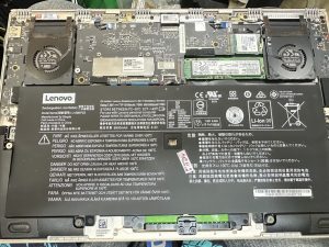 6 ธ.ค.68 Lenovo Yoga 910-13IKB ลูกค้าต้องการเปลี่ยนแบตเตอรี่ Pass : L15M4P23 Grade Original เพราะของเดิมไม่สามารถสำรองไฟได้ - Image 4