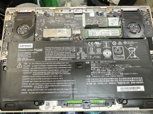 6 ธ.ค.68 Lenovo Yoga 910-13IKB ลูกค้าต้องการเปลี่ยนแบตเตอรี่ Pass : L15M4P23 Grade Original เพราะของเดิมไม่สามารถสำรองไฟได้ - Image 3