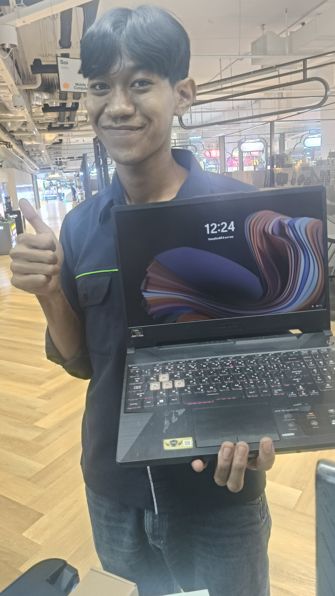 8 ม.ค.69 Asus FA506I อาการจอเสียเป็นเส้น กระพริบขนาดจอ 15.6″/IPS 144Hz ต้องการเปลี่ยนให้ใช้งานได้