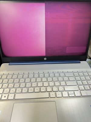 9 มี.ค.69 HP 15s-fq5232TU สีน้ำเงิน จอเสียเป็นสีชมพู ขนาดจอ 16" ต้องการเปลี่ยนจอใหม่