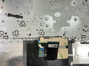 20 พ.ค.69 Lenovo IdeaPad 3 14ITL05 คีย์บอดบางปุ่มกดไม่ได้ต้องการเปลี่ยนคีย์บอดใหม่ - Image 3